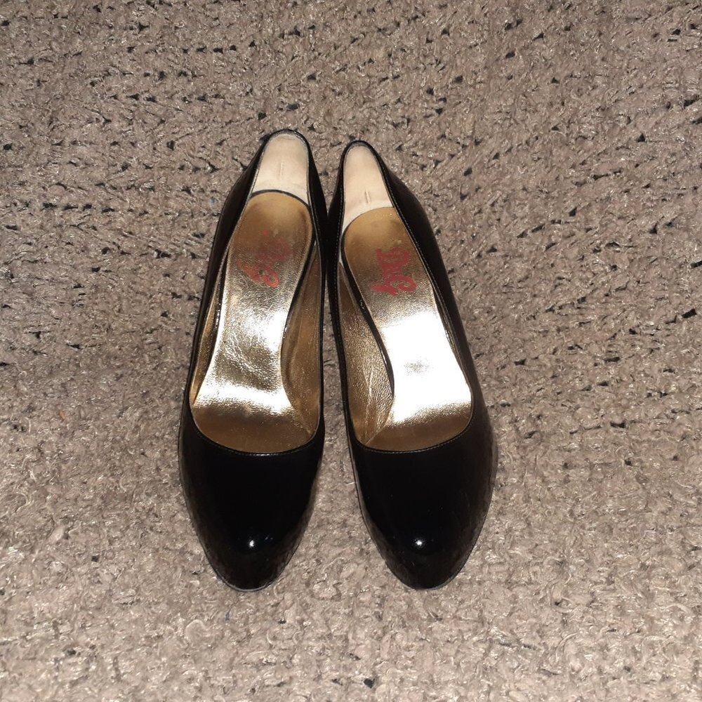 DOLCE AND GABBANA-Vernice Naplack Pumps-Black Crinkly Patent Leather-Sz 5.5-EX - Picture 3 of 6